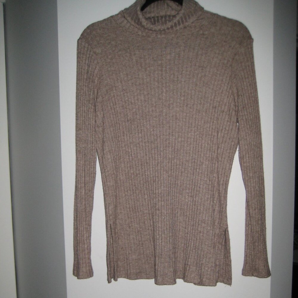 RW & Co turtleneck